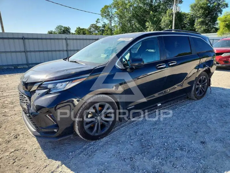2021 Toyota SIENNA photo