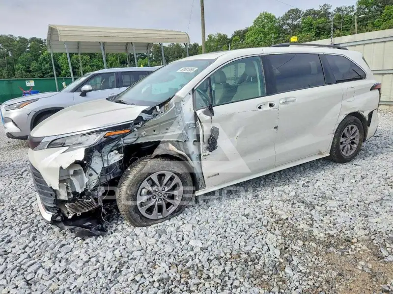 2021 Toyota SIENNA фото