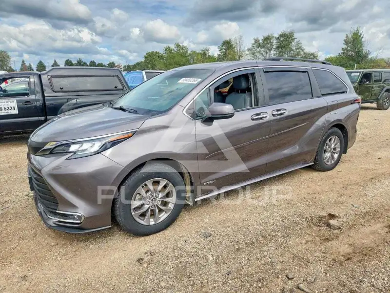 2021 Toyota SIENNA фото