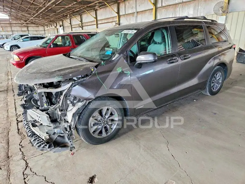 2021 Toyota SIENNA фото