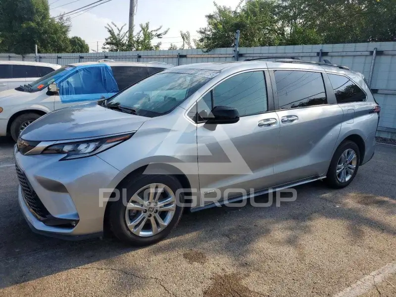 2021 Toyota SIENNA фото