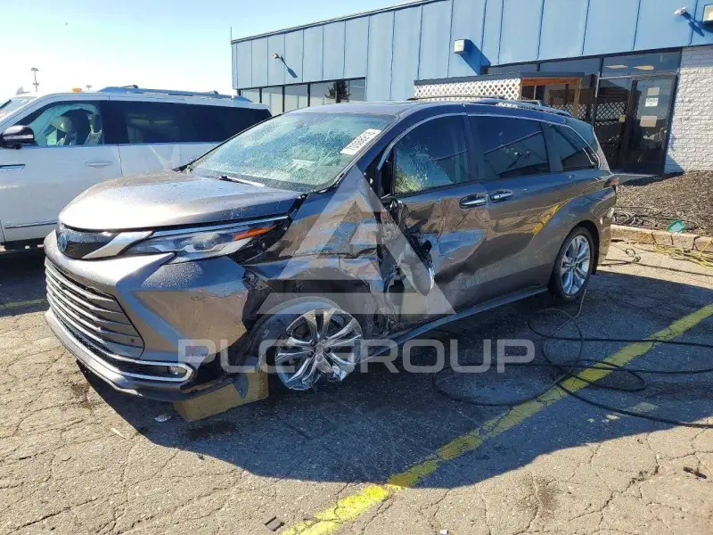 2021 Toyota SIENNA photo