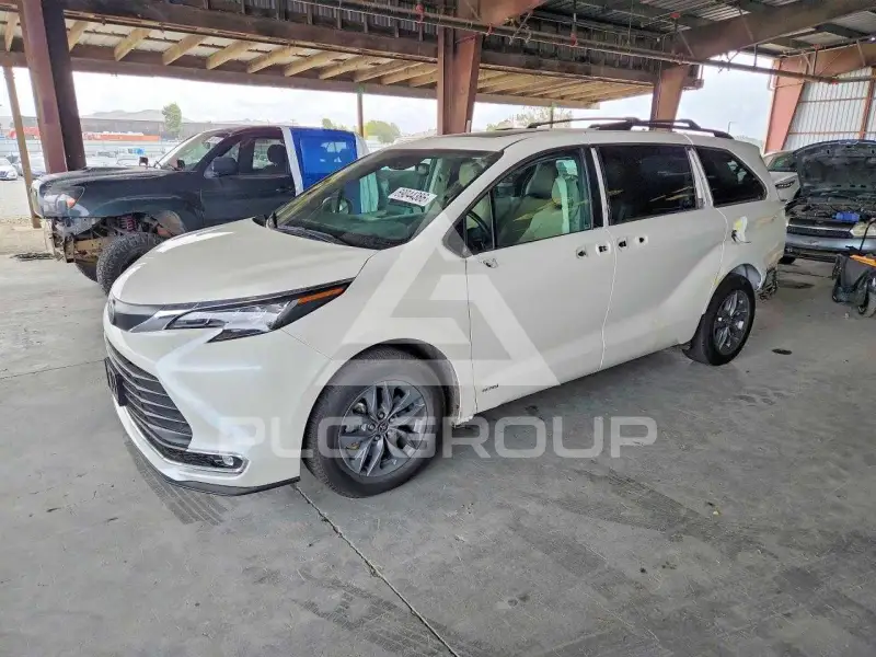 2021 Toyota SIENNA фото
