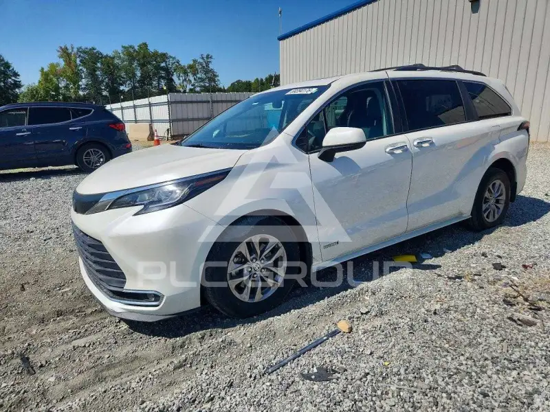 2021 Toyota SIENNA фото