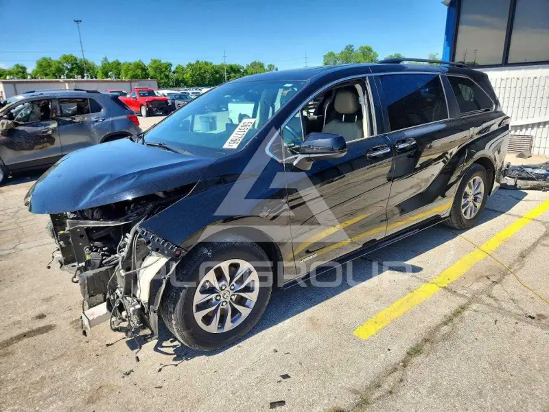 2021 Toyota SIENNA фото