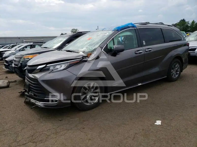 2021 Toyota SIENNA фото