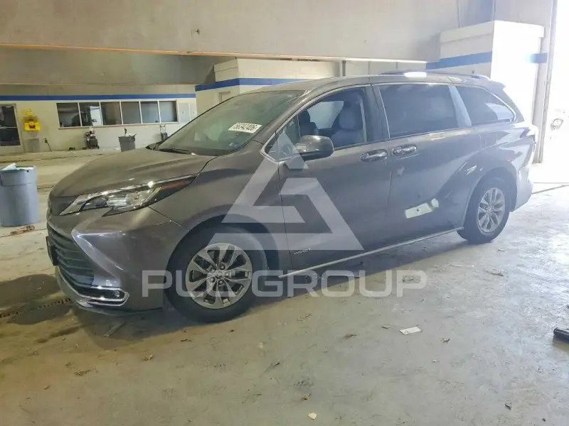 2021 Toyota SIENNA фото