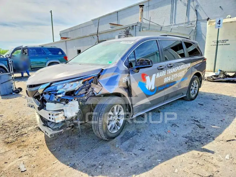 2021 Toyota SIENNA фото
