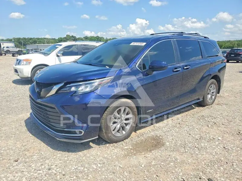 2021 Toyota SIENNA photo