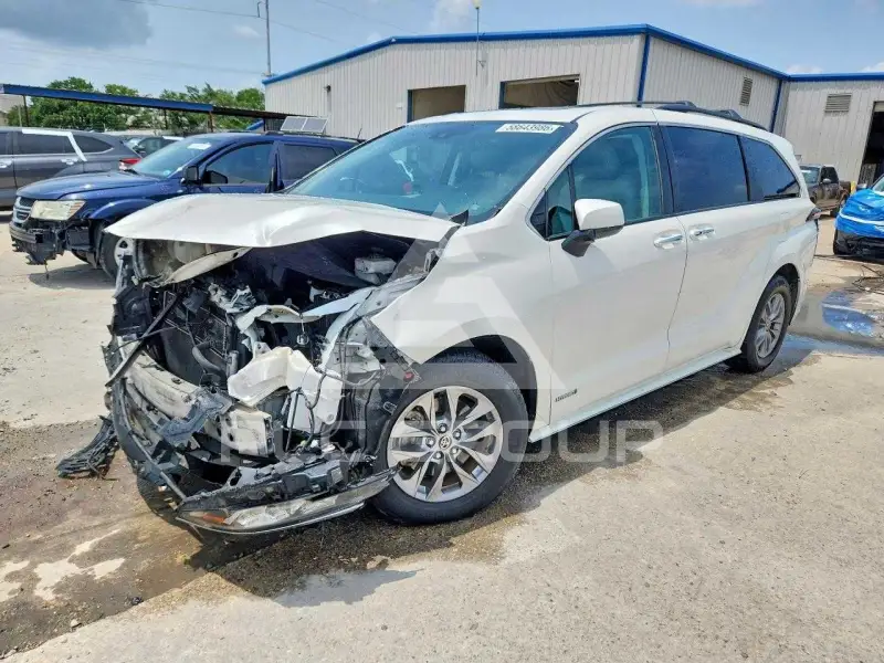 2021 Toyota SIENNA фото