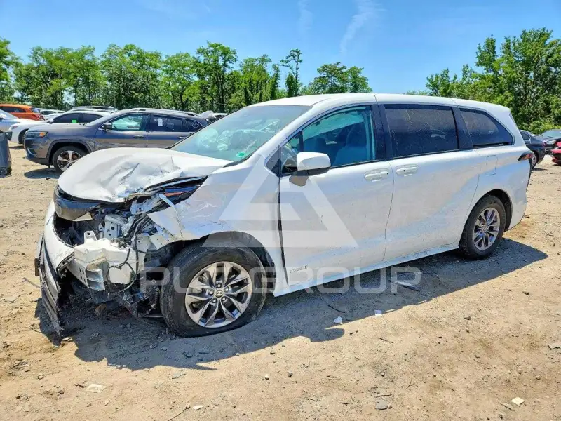 2021 Toyota SIENNA photo