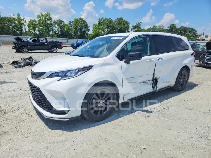 2021 Toyota SIENNA фото