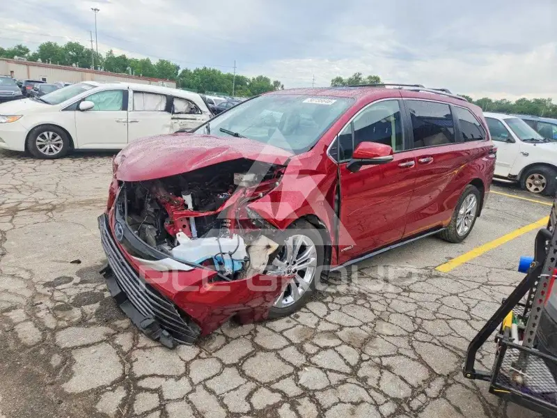 2021 Toyota SIENNA photo