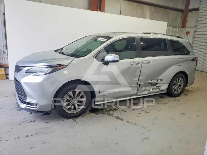 2021 Toyota SIENNA фото