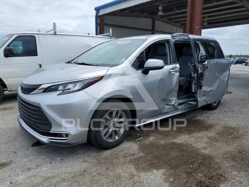 2021 Toyota SIENNA photo