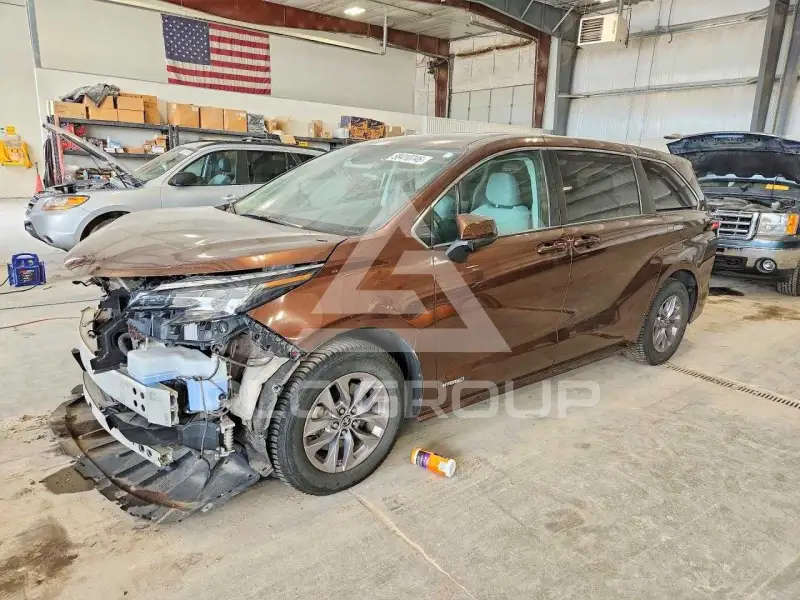 2021 Toyota SIENNA фото