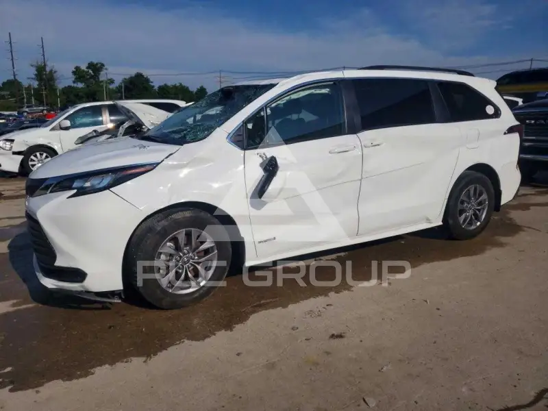 2021 Toyota SIENNA фото