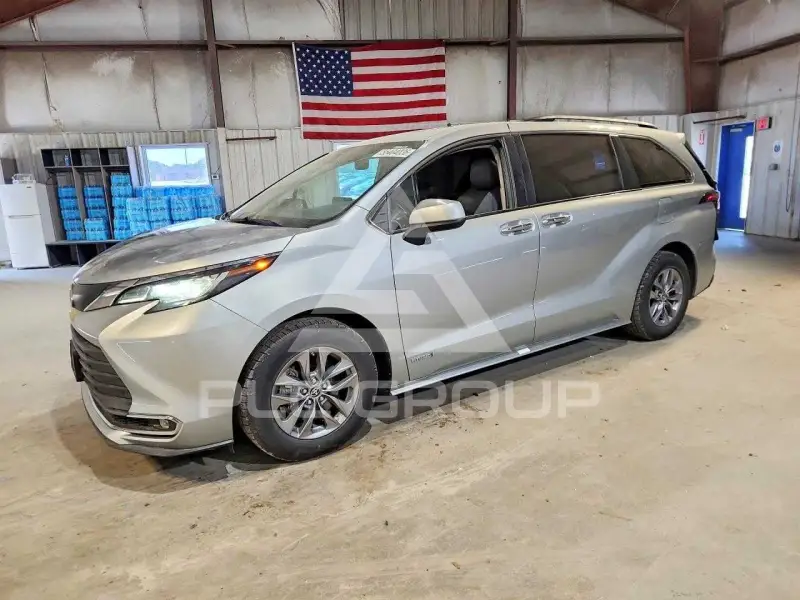 2021 Toyota SIENNA фото