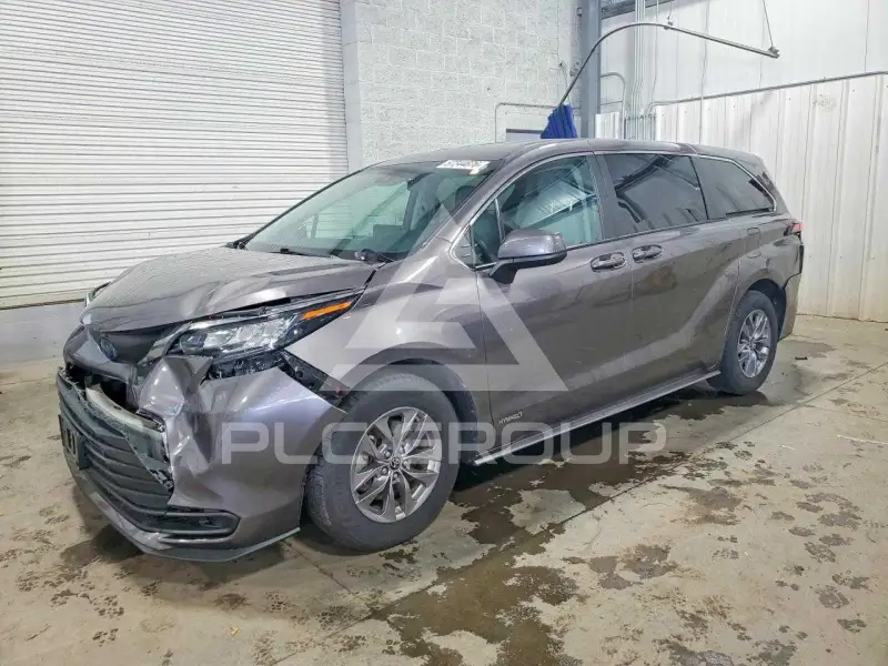 2021 Toyota SIENNA фото