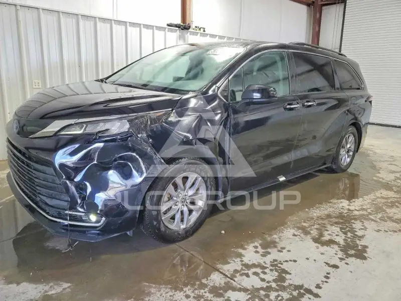 2021 Toyota SIENNA фото