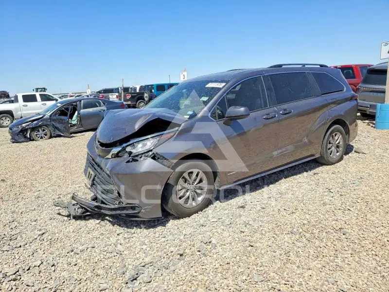 2021 Toyota SIENNA фото