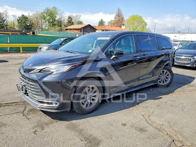 2021 Toyota SIENNA фото