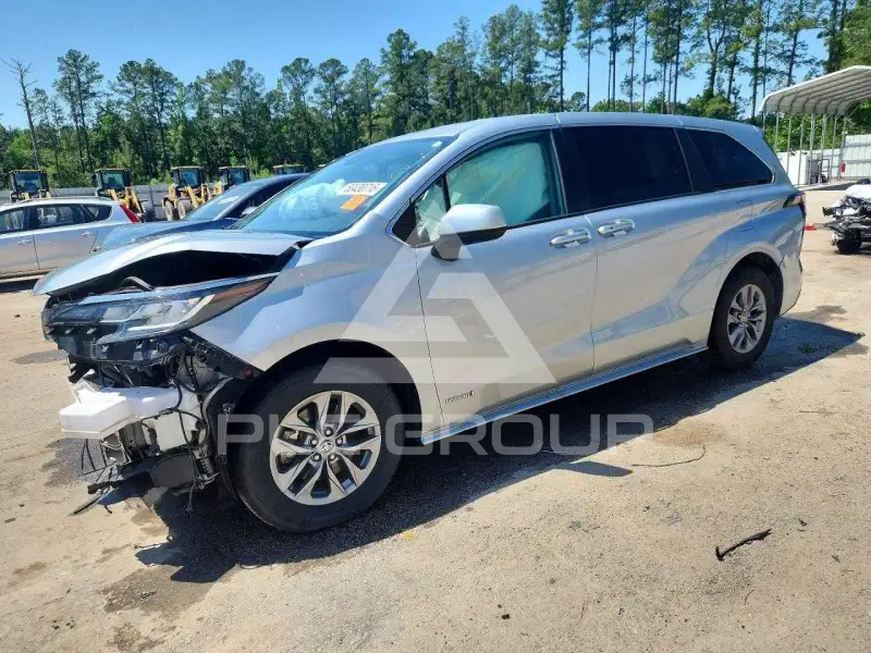 2021 Toyota SIENNA photo