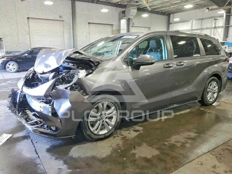 2021 Toyota SIENNA фото