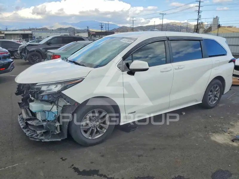 2021 Toyota SIENNA photo
