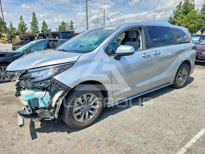 2021 Toyota SIENNA фото
