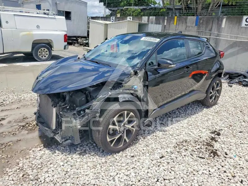 2021 Toyota C-HR фото