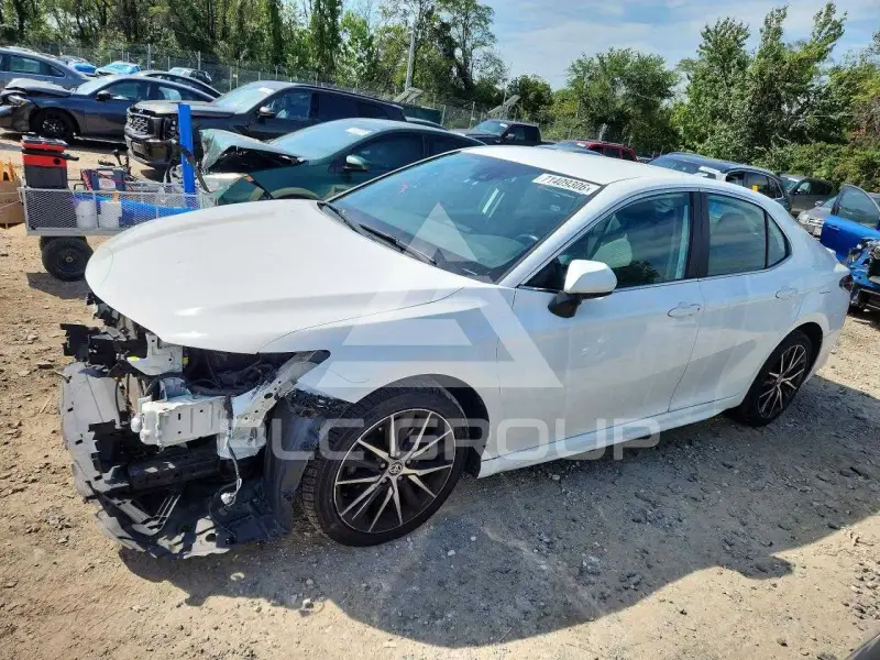 2021 Toyota CAMRY фото
