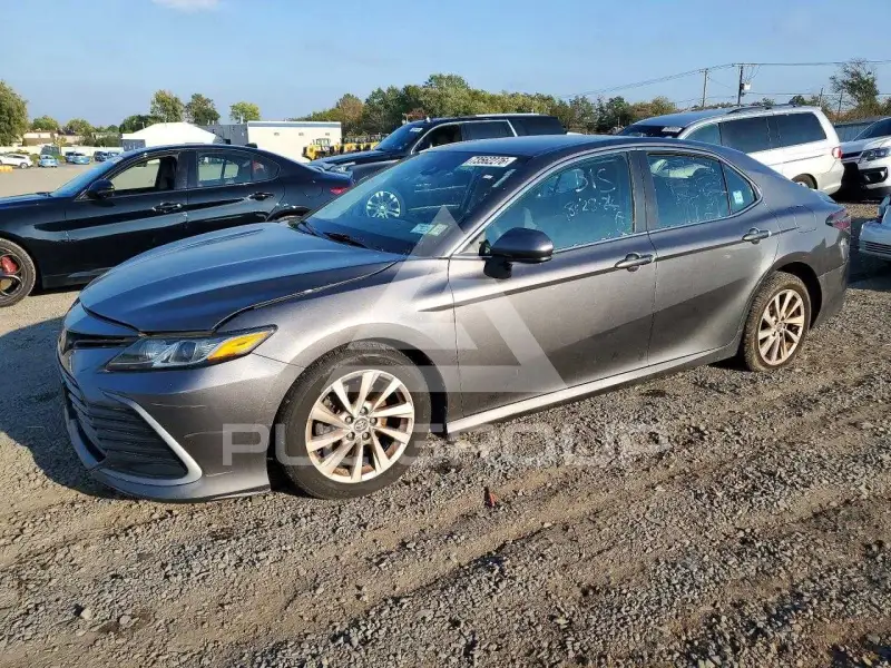 2021 Toyota CAMRY фото