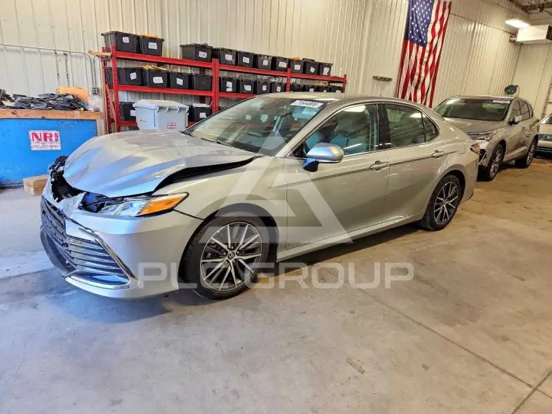 2021 Toyota CAMRY фото