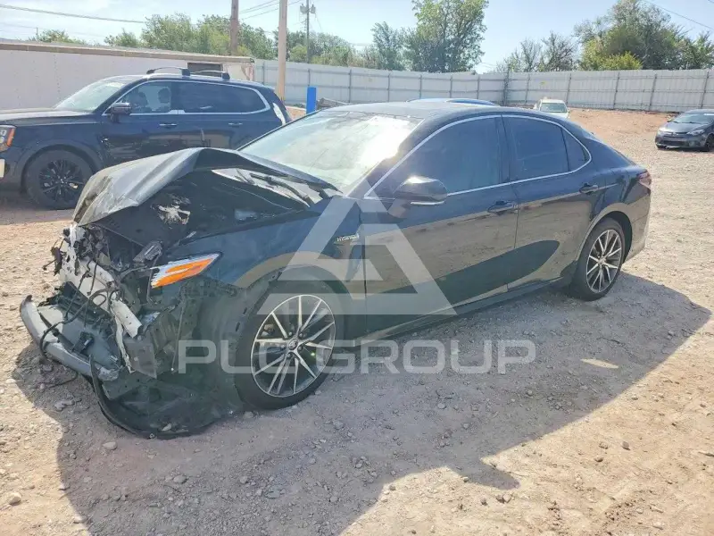 2021 Toyota CAMRY photo