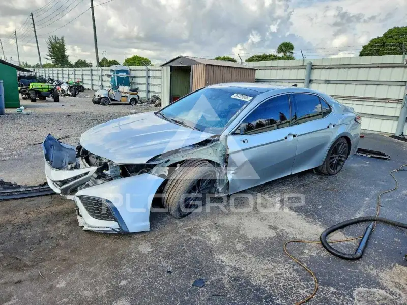 2021 Toyota CAMRY фото