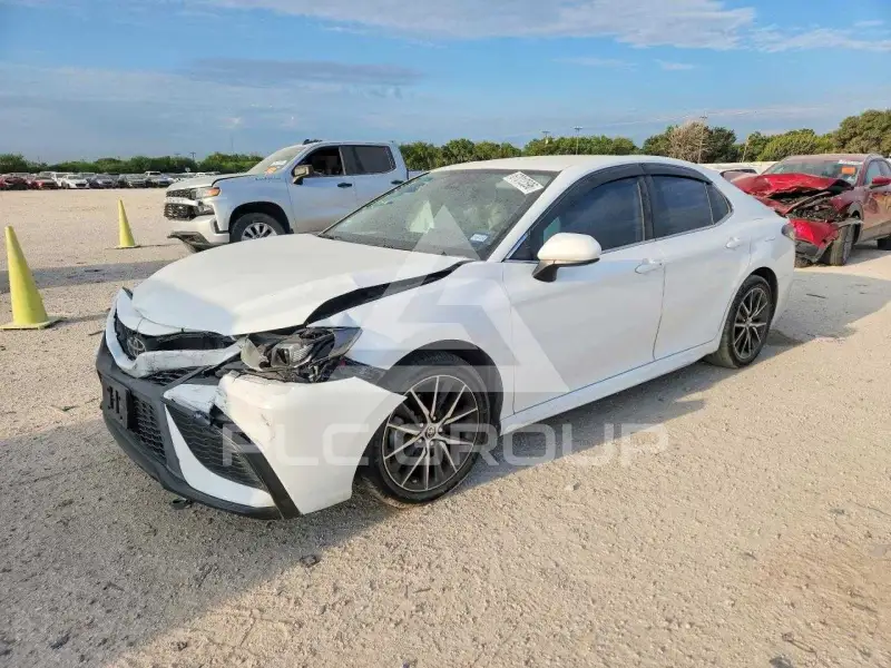 2021 Toyota CAMRY фото