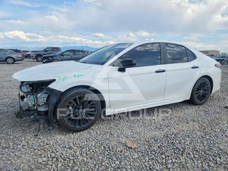 2021 Toyota CAMRY photo