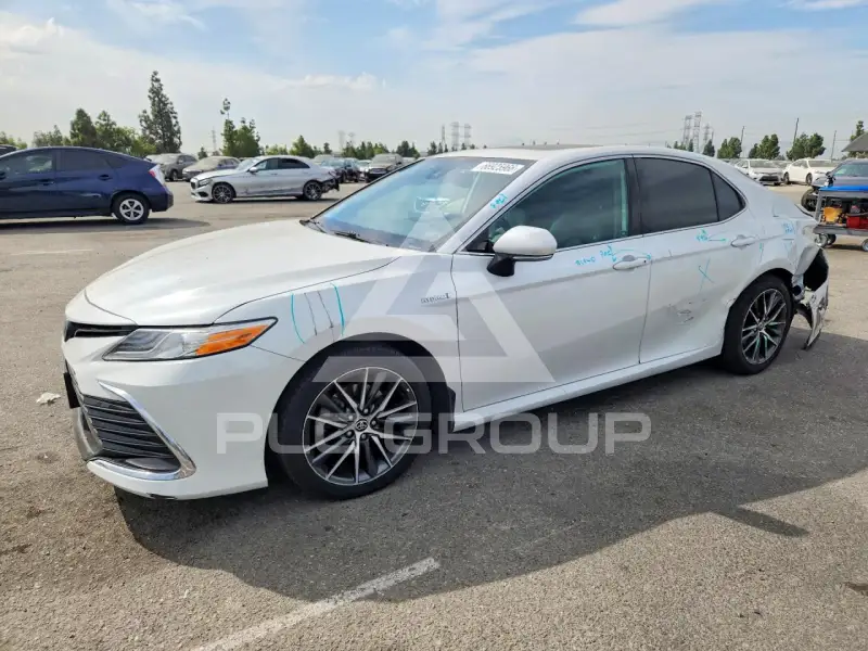 2021 Toyota CAMRY photo