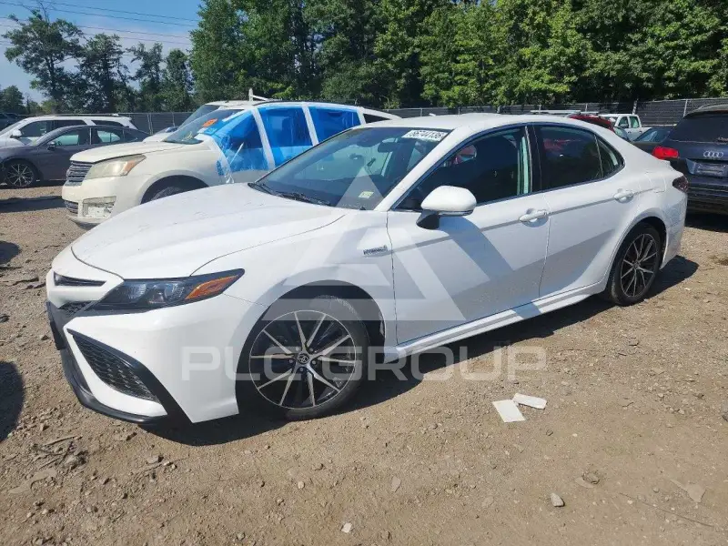 2021 Toyota CAMRY photo