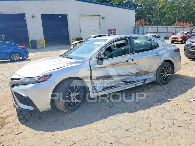 2021 Toyota CAMRY photo