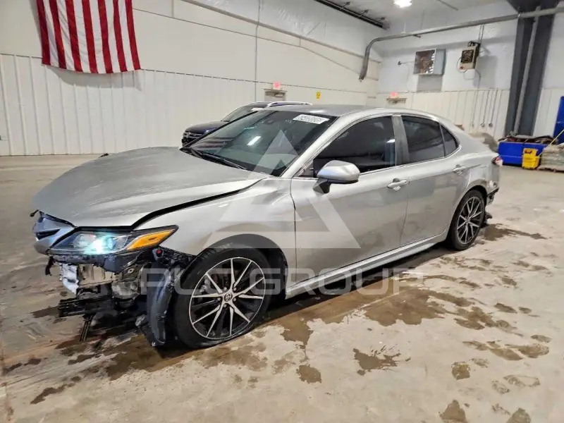 2021 Toyota CAMRY photo