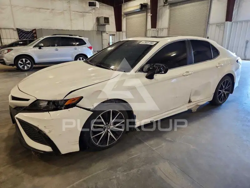 2021 Toyota CAMRY photo