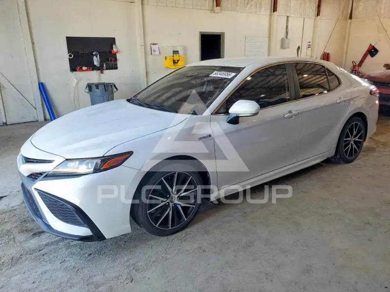 2021 Toyota CAMRY photo