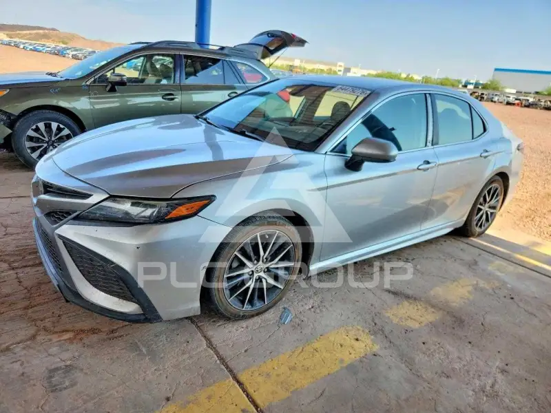 2021 Toyota CAMRY photo