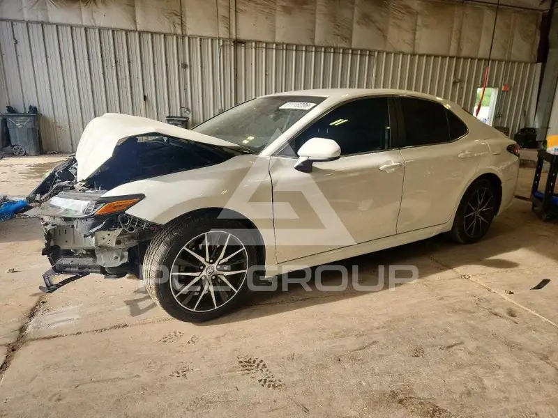 2021 Toyota CAMRY фото