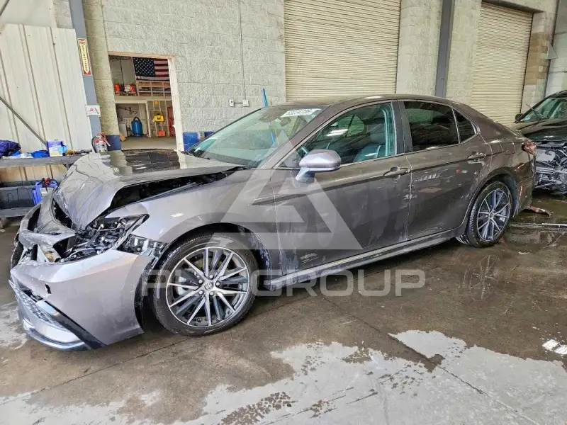 2021 Toyota CAMRY фото