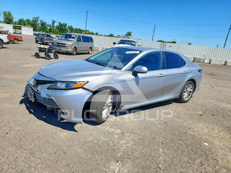 2021 Toyota CAMRY photo