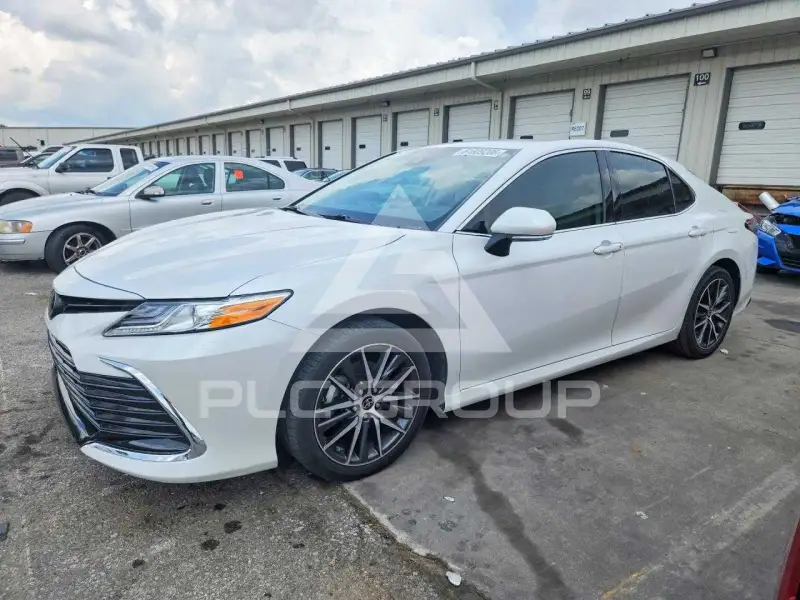 2021 Toyota CAMRY photo