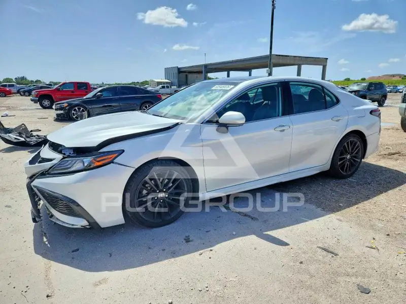 2021 Toyota CAMRY фото